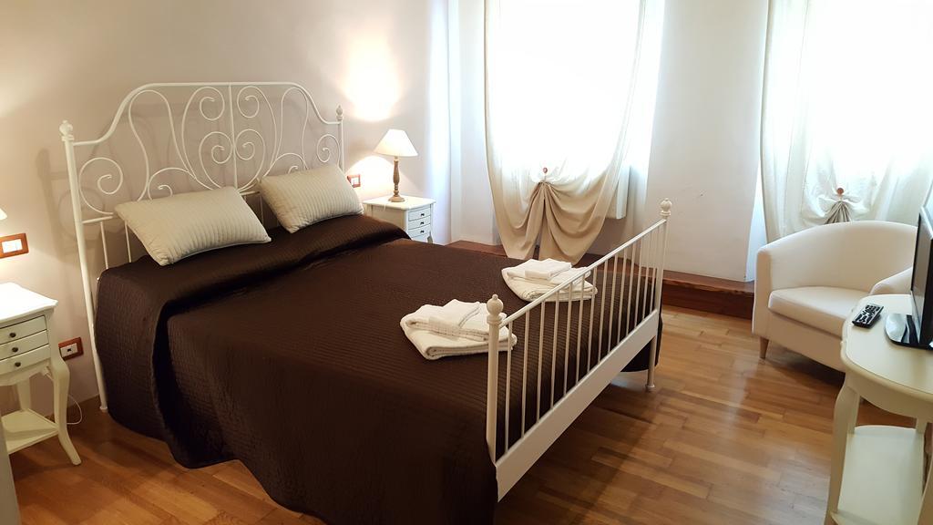 Maison Sara Florence Luaran gambar
